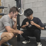 Chiropractor coaching knee pain rehab